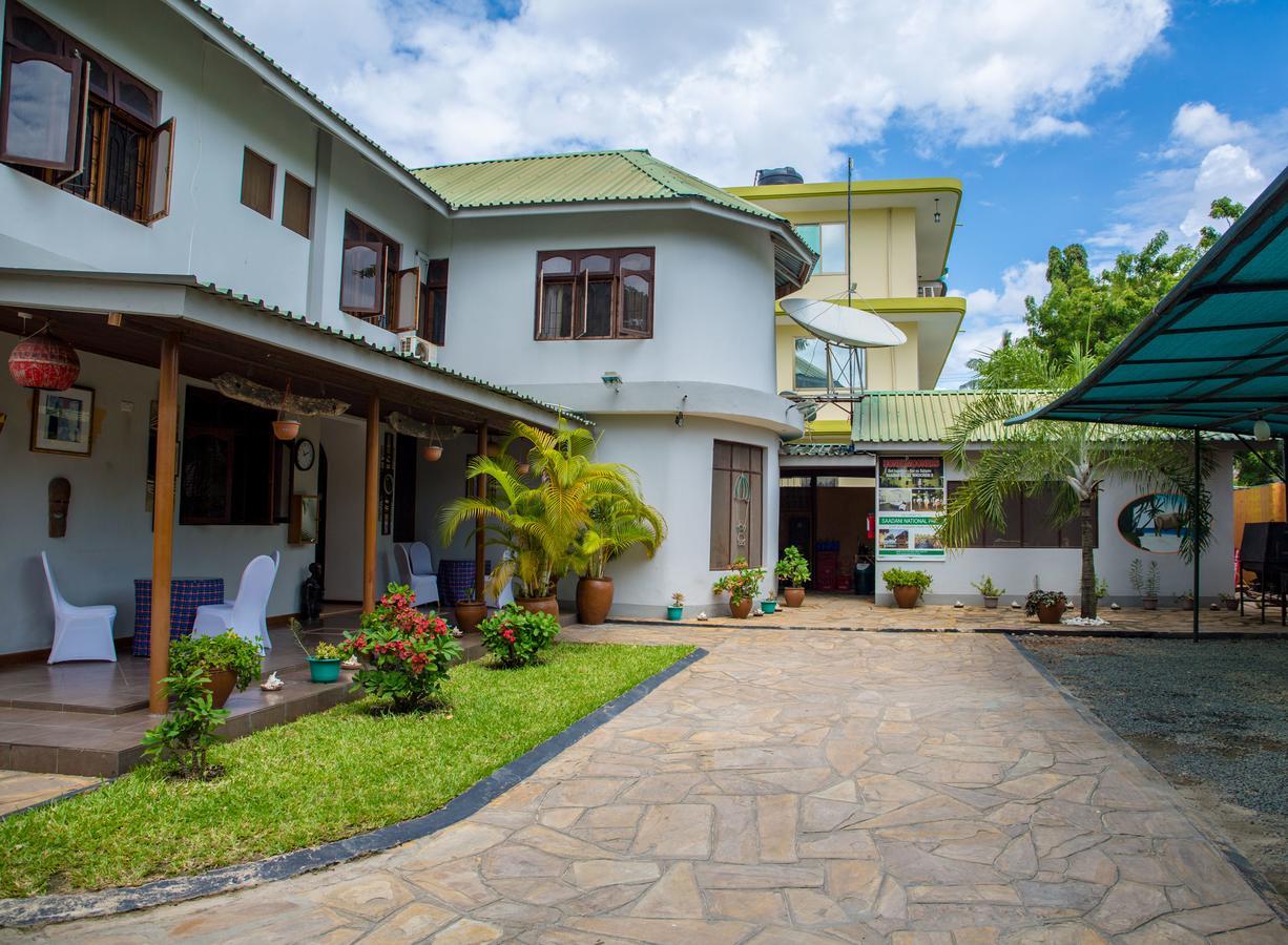 Saadani Tourist Center - Hostel Dar es Salaam Bagian luar foto